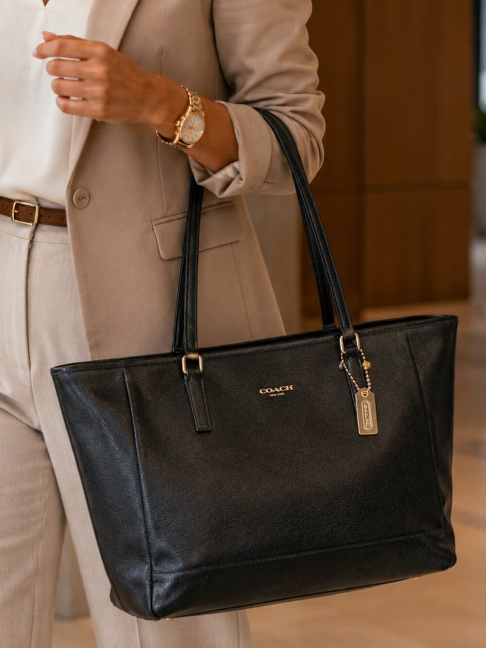 COACH Black Saffiano Genuine Leather City Tote Shoulder Bag (23576) EUC
